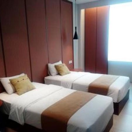 Hotel Cemerlang Bandung Esterno foto