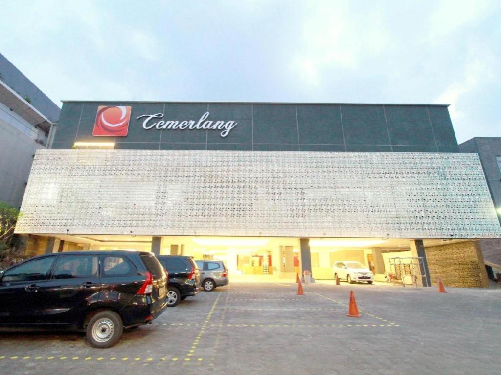 Hotel Cemerlang Bandung Esterno foto