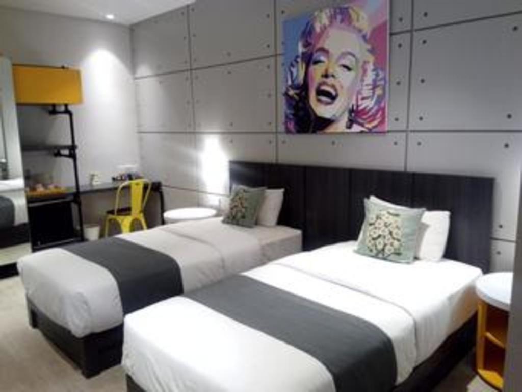 Hotel Cemerlang Bandung Esterno foto