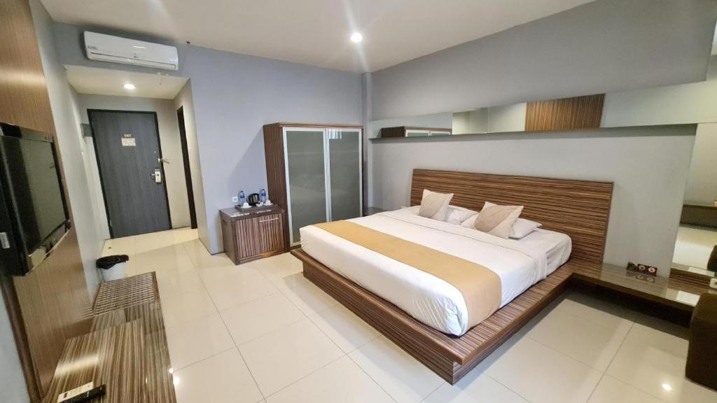Hotel Cemerlang Bandung Esterno foto