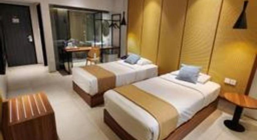Hotel Cemerlang Bandung Esterno foto