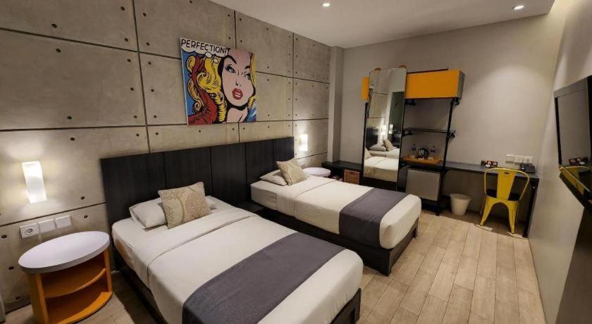 Hotel Cemerlang Bandung Esterno foto